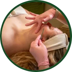 <p>A non-invasive exfoliation treatment that removes dead skin cells and fine vellus hair, leaveing the skin smooth, radiant, and better able to absorb skincare products.</p>